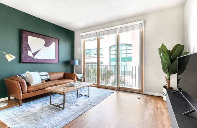 Smart Santana Row 2BR w/ Gym, Pool, nr. Googleplex Campus, by Blueground
