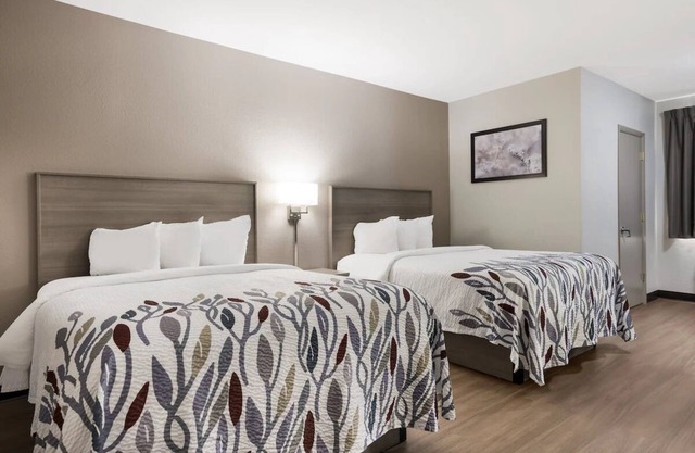 Smart Saver’s Choice: 2 Family-friendly Units! FREE Parking and Breakfast Onsite