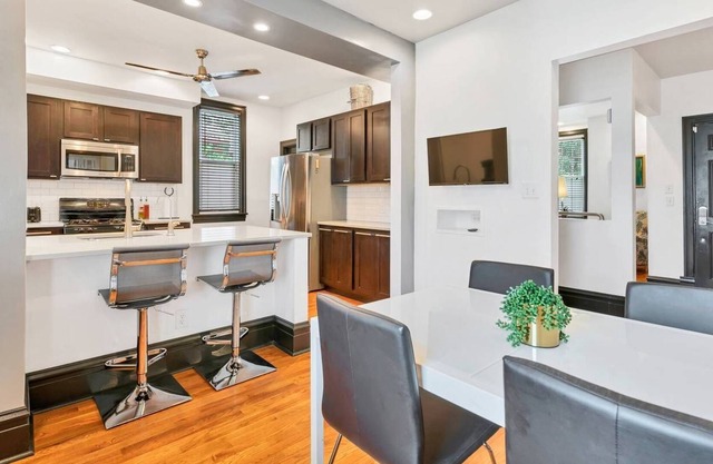 Smarthome | Full Kitchen | Next to Tower Grove!