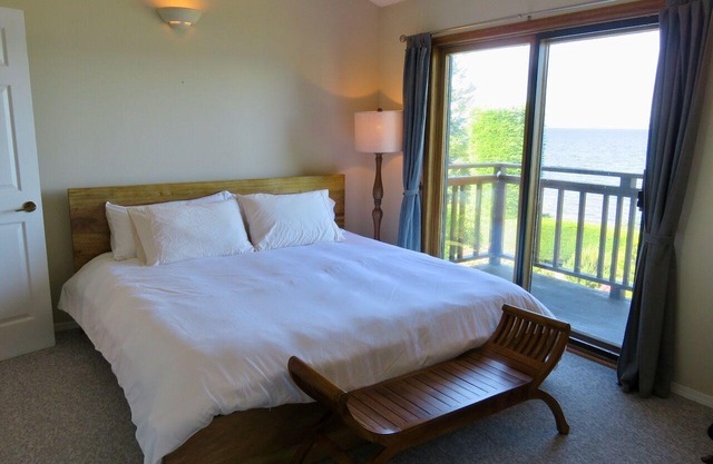 Smelt Bay Beach House