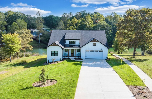 Smith Mountain Lake Retreat