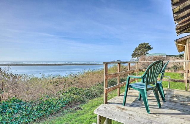 NEW-Oceanfront Smith River Kabine mit Deck und Blick!