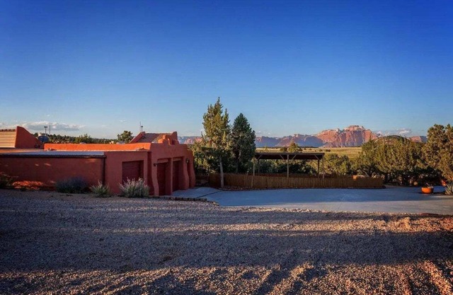 Das Smithsonian Retreat mit Blick auf die Skyline von Zion