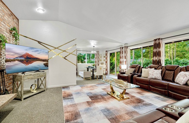 SMM2: PINE VILLA
