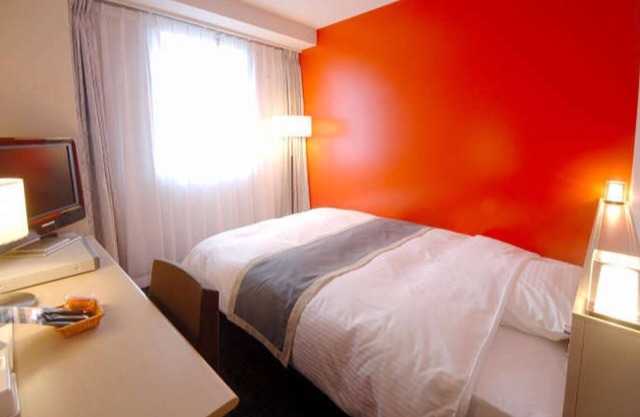 Smoking Semidouble room rock bath loess ba / Iwaki Fukushima