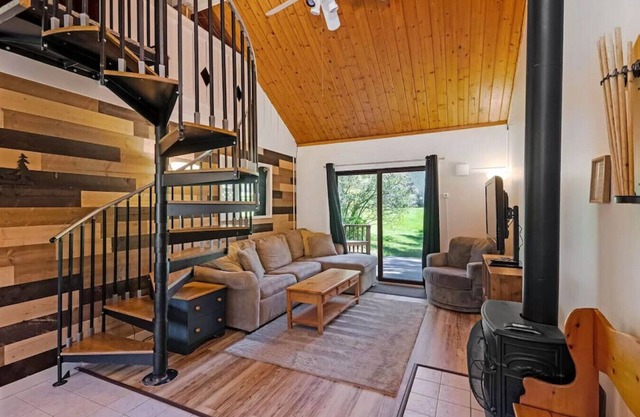 Smugglers' Notch Relaxing Mountainside Retreat