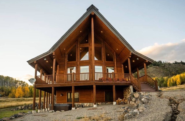 Snake River Butte Lodge