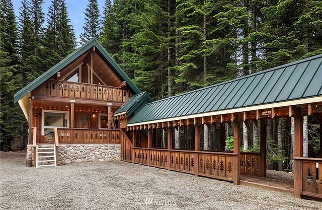 Snoqualmie Pass Ski Cabin w/Hot Tub and Bonus Tree House!