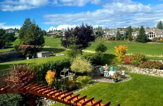 Snoqualmie Ridge Golf course retreat with AC