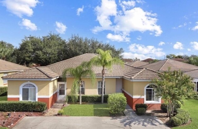 Snow Bird friendly..Gorgeous 3 bed 2 bath vacation property in a gated community