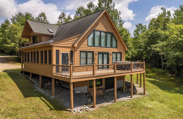 Snow Cap- Chalet with Mountain Views