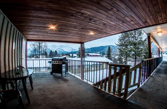 Snow Valley Lodging