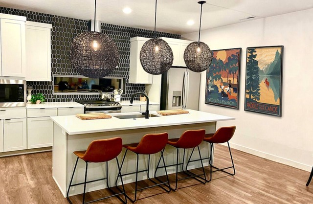 Snowbasin Bungalow - Mountain Luxury & Close to The Ranch & Near SLC /Park City