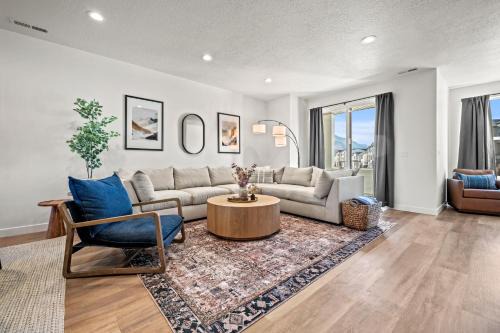 Snowbasin Retreat in Roam RO 5966 Wkly Disc