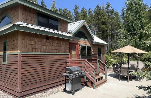 Snowberry Cabin