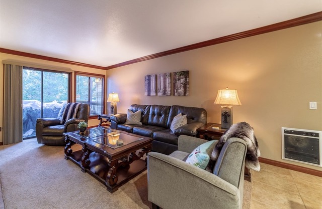 Snowbird 106: Upgraded, Walking Distance to Canyon Lodge