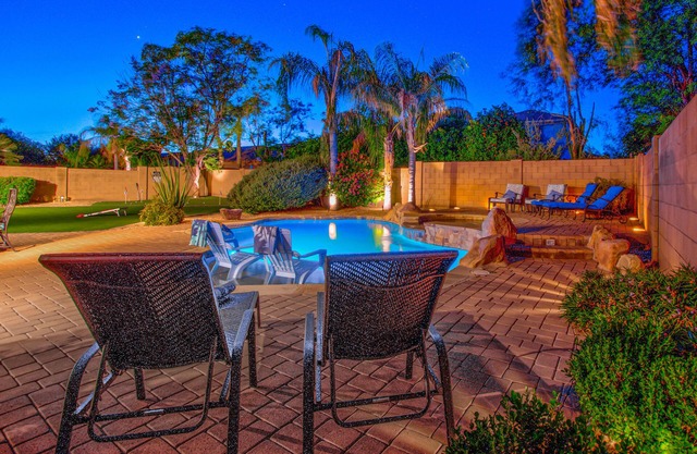 Snowbird-friendly home with private pool, hot tub, AC, pool table & grill