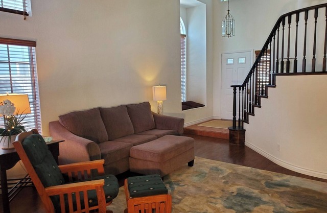 Snowbird Rental 2-bedroom house in peaceful Port Hueneme - Ventura Area.