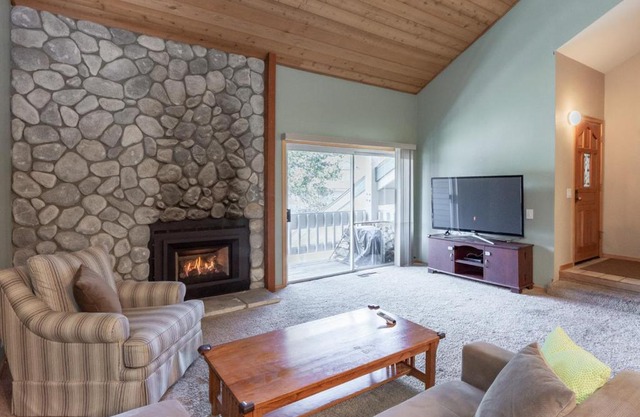 Snowcreek IV 588