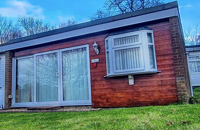 Snowdonia Adventure Cabin near Caernarfon - Dog Friendly and Close to Zipworld
