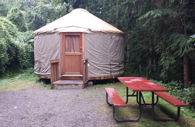 Snowflower Camping Resort 16 ft. Yurt 10