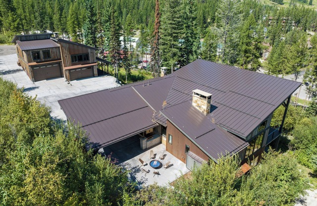 Snowghost Estate – Luxury Ski-In/Ski-Out Lodge -9BR -3 Hot Tubs - Steam Room