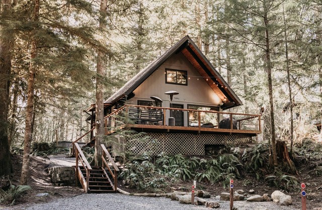 Snowline Cabin # 98 - Ein gemütliches Ferienhaus mit einem privaten Whirlpool im Freien!