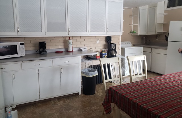 Schneemobil und MTB-Bike direkt vor der Tür! Es gibt genügend Parkplätze. Ruhiger Ort.