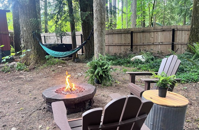 Charming Cabin w/ New Hot Tub, Firepit & Gazebo. Book your Mt. Hood Getaway!