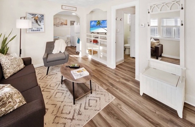 SoBo Bungalow~Blocks to BSU~Minutes to Downtown