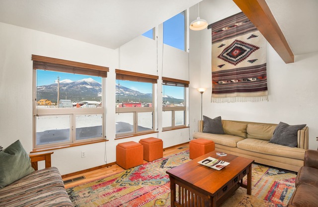 Neu gemütlich 4/3 renoviert. 5 Baderville Haus 3 Minuten von Snowbowl!