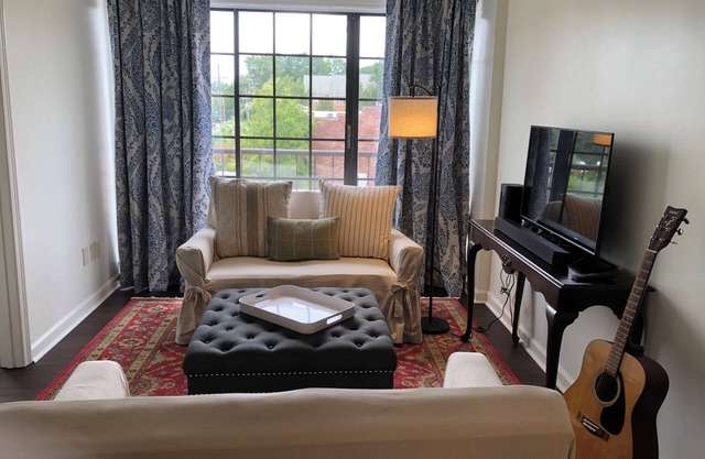 Soda City Suite: Cozy place in Five Points/USC -- walk to everything!