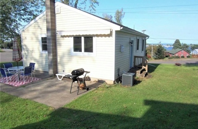 Sodus Bayside Cottage Getaway