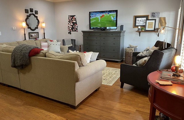 Soho condo on The Strip, 2 1/2 blocks from Bryant-Denny Stadium