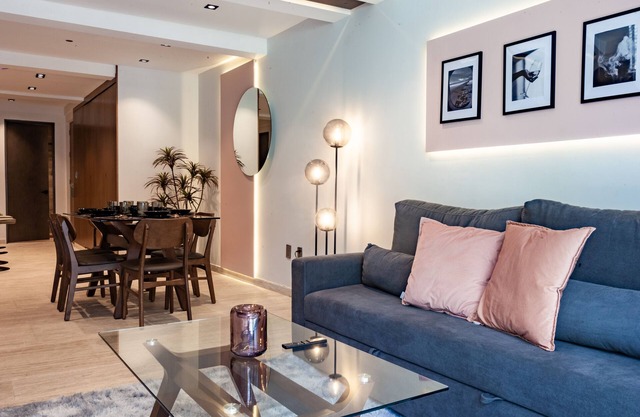 Soho Sunlight Serenity: Dive into the Essence of Today's Elegance