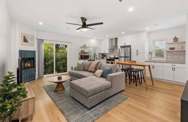 Solana Beach Fletcher Cove, Cedros Design - Renovated 2bd Apt