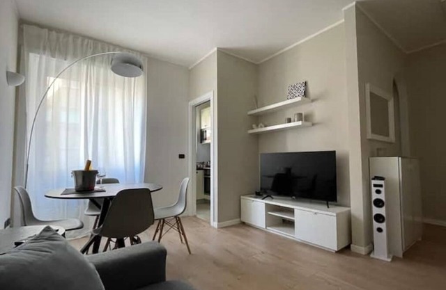 Solari Apartment, Milan fashion street