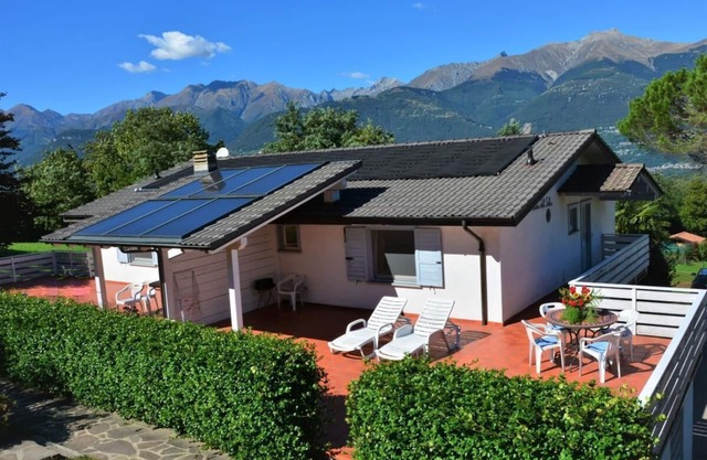 Sole 2 Terrassen-Ferienwohnung mit Pool