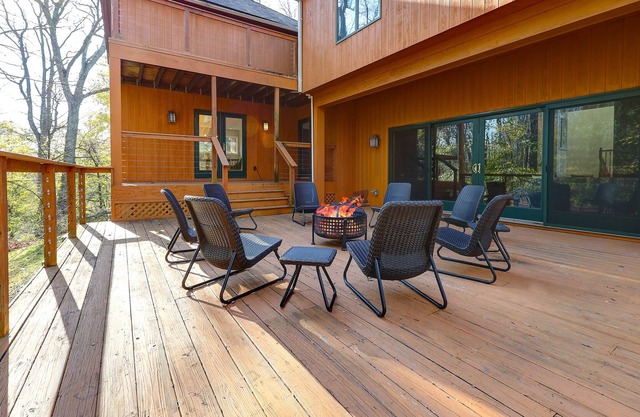 Soleil Manor - A Quiet Wooded Area and Easy Access to Attractions