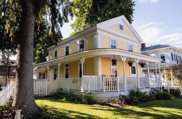 Solomon Ely Homestead - Charming Pittsfield Stay