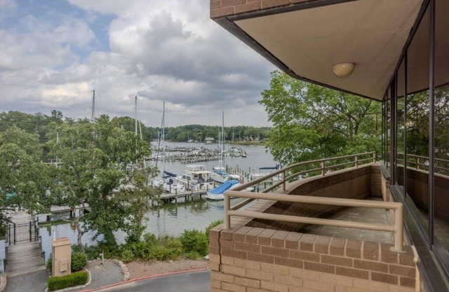 Solomons Inn Resort & Marina
