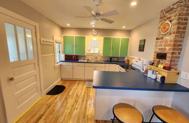 Solstice Cottage: Newly Renovated Retreat in the Heart of Copper Harbor!