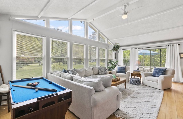 SoMD Cottage 1.5 acres of gorgeous coastal living!