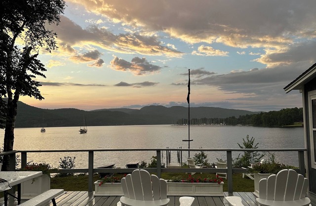 Eine spektakuläre Lage an der Goldküste des Adirondack-Nationalparks.