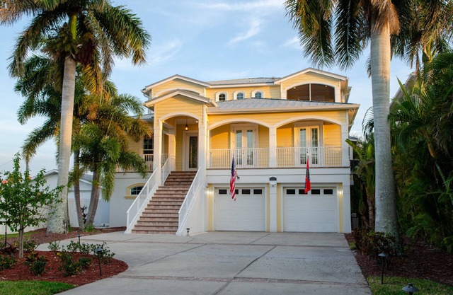 SomeFinn Catchy Luxury Tampa Bay Paradise, winner 2008 Tampa Bay Parade of Homes