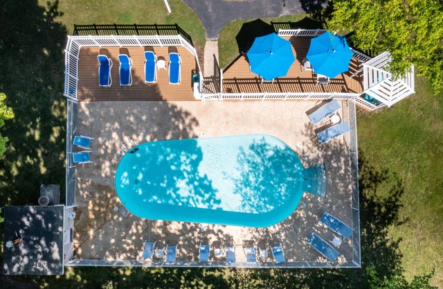 Somerset Inn & Suites