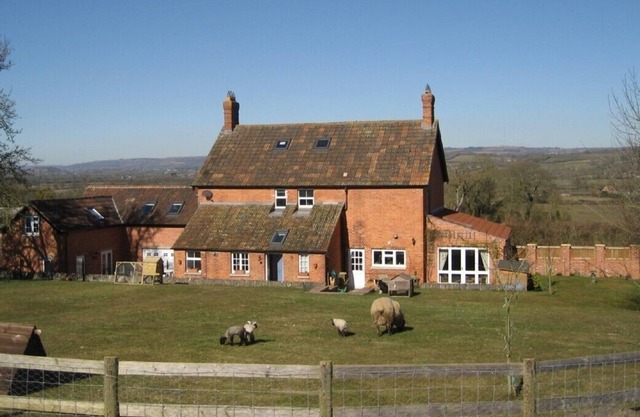 Somerset kleine Holding - familienfreundlich - viele kleine Tiere - und Whirlpool