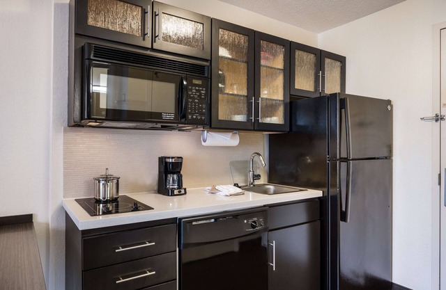 Sonesta Simply Suites Denver West Federal Center
