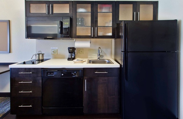 Sonesta Simply Suites Detroit Southfield
