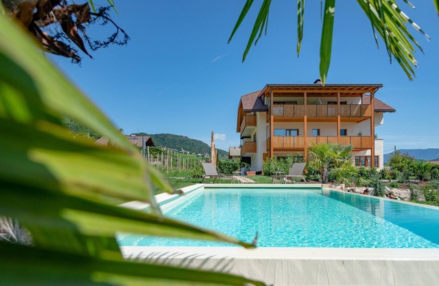 Sonnenhof Apartment "Bletterbach" mit Panoramaterrasse und Salzwasserpool